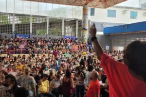 Read more about the article Vídeo – Professores da rede municipal de Salvador iniciam greve e protestam contra Bruno Reis-UB