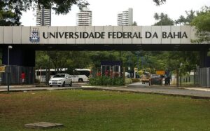 Read more about the article UFBA quer “flexibilizar” aulas e atividades acadêmicas  devido a violência, diz nota