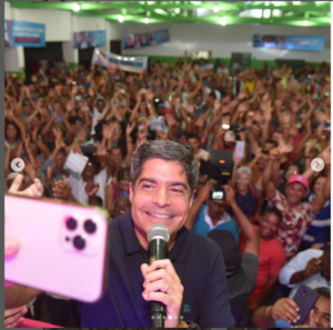 Read more about the article Eleições 2022 – Em Jequié, pré-campanha de ACM Neto arrasta multidão e lideranças graúdas da região