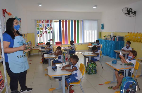 You are currently viewing Salvador – Professores municipais aceitam propostas e retonam às salas de aula