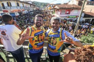 Read more about the article Em Gandu, Jerônimo participa de arrastão junino com prefeitos da região