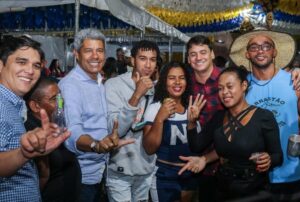 Read more about the article Jerônimo Rodrigues cumpre agenda de pré-campanha em Itaquara e Jaguaquara
