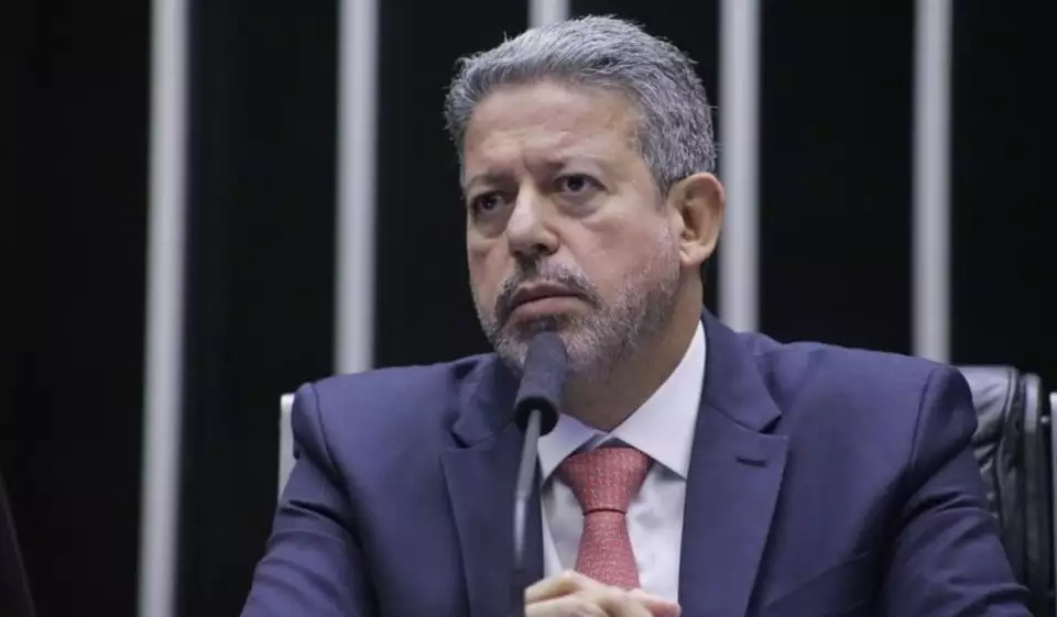 You are currently viewing Presidente da Câmara pede ‘renúncia imediata’ do presidente da Petrobras