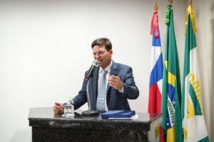 Read more about the article João Roma recebe homenagem da Câmara de Ipirá: ‘minha satisfação é servir ao povo’