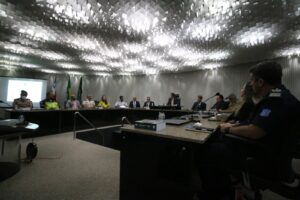 Read more about the article Bahia – Limitar a circulação de armas no dia da votação é debatido em reunião no TRE