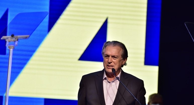 You are currently viewing Voltou atrás? Bivar diz que candidatura é ‘irreversível’ e nega apoio a Lula