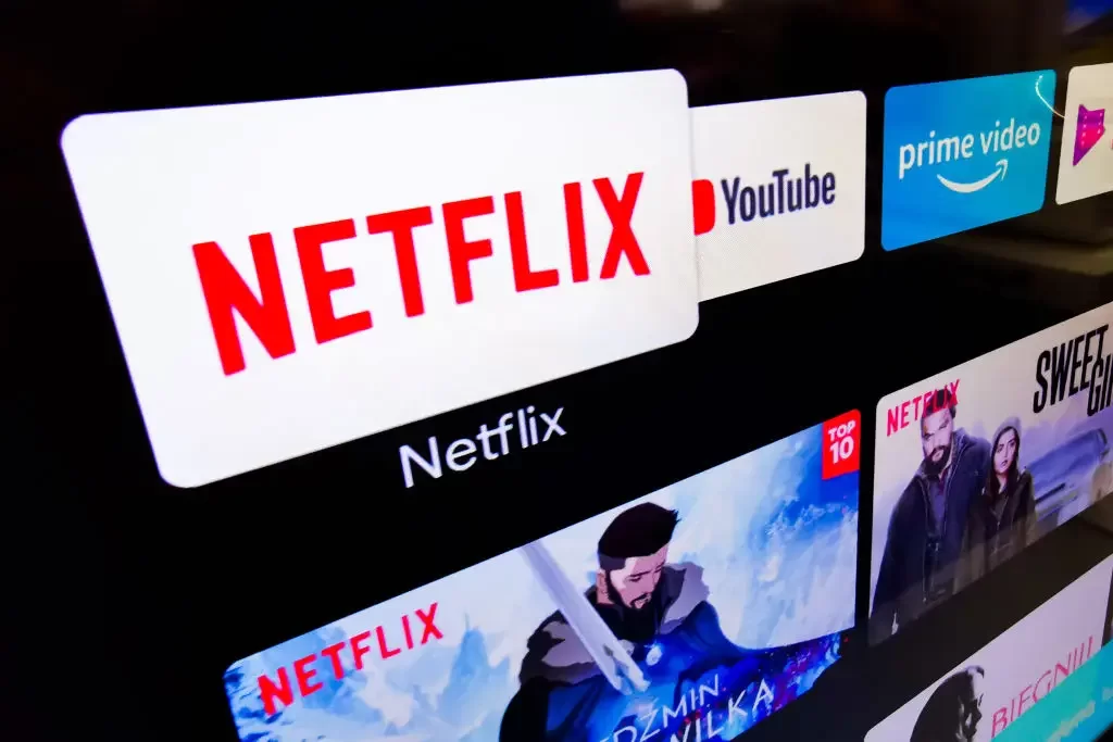 You are currently viewing Netflix mais barata? Empresa faz parceria Microsoft para criar plano de assinatura com anúncios