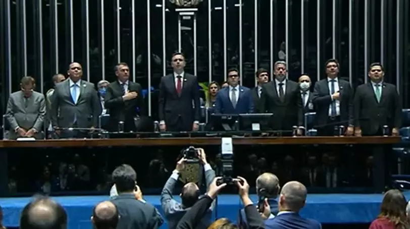 You are currently viewing Congresso promulga PEC dos benefícios em sessão com Bolsonaro