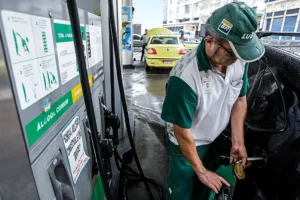 Read more about the article Petrobras anuncia redução de preço do diesel em R$ 0,22, a 2ª em um mês