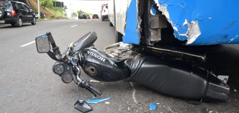 You are currently viewing Acidentes com motos são responsáveis por 40% das mortes no trânsito de Salvador