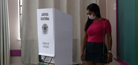 You are currently viewing Eleições 2022 mantém maioria do eleitorado feminina, com 53%