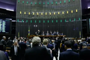 Read more about the article Brasil tem mais de 10,4 mil candidatos a deputado federal; veja lista