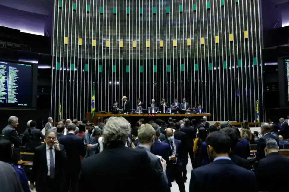 You are currently viewing Brasil tem mais de 10,4 mil candidatos a deputado federal; veja lista