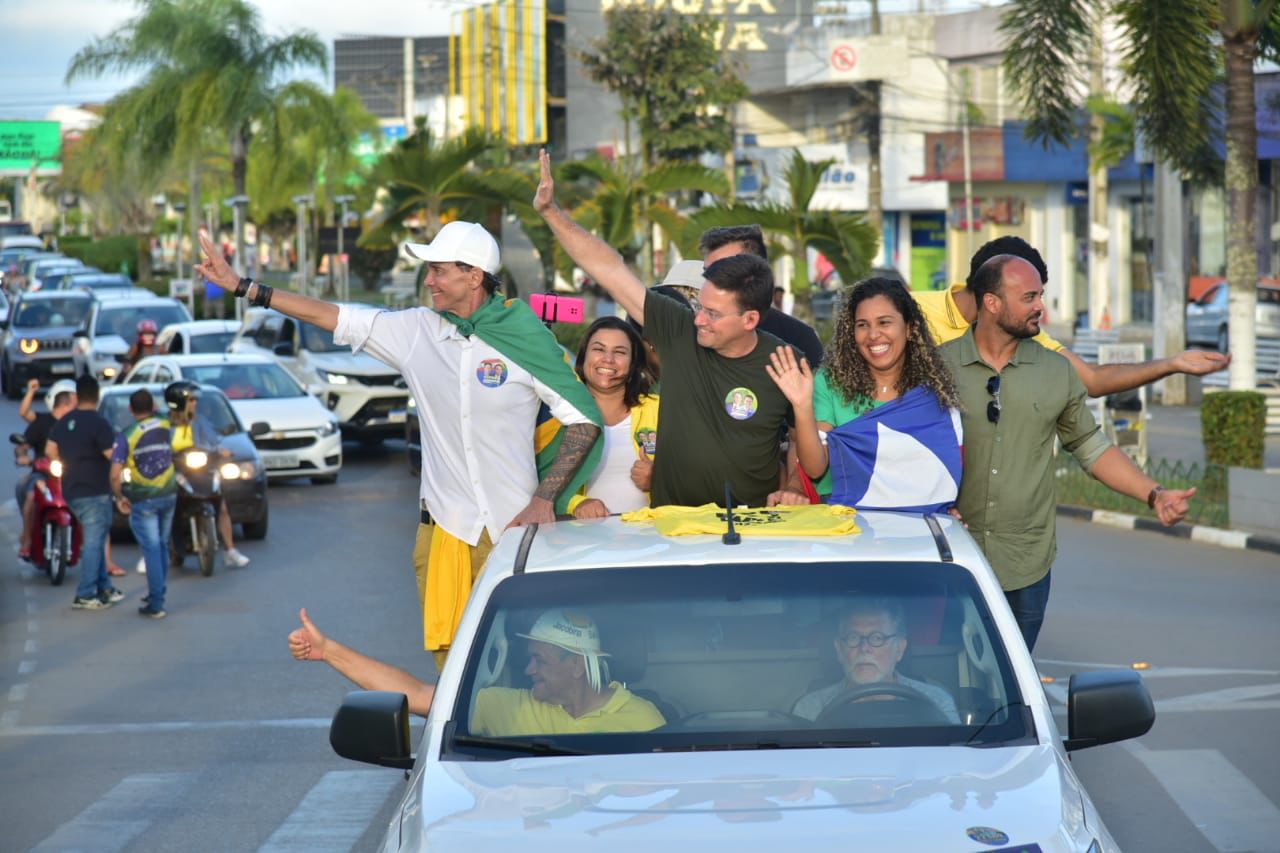You are currently viewing ”Bolsonaro é o presidente que tem feito chegar as obras à Bahia”, diz Roma