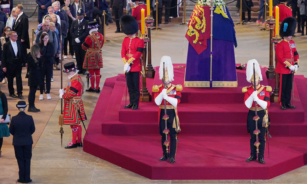 You are currently viewing Presidente viaja a Londres para participar do funeral de Elizabeth II