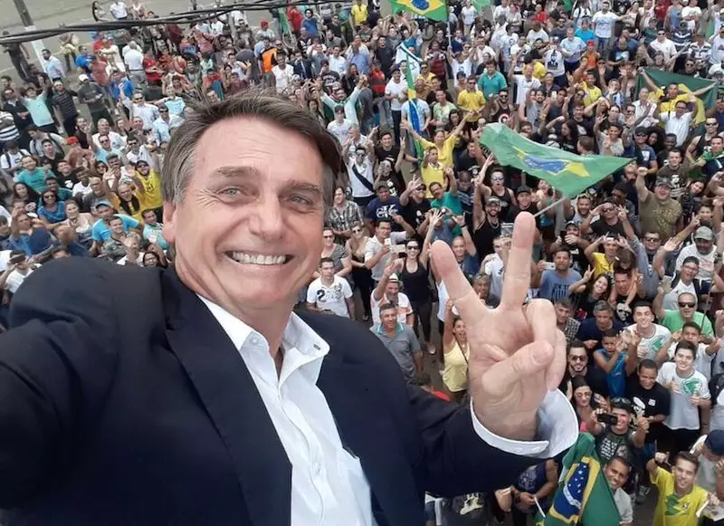 You are currently viewing Bolsonaro lidera com 43,5% e Lula tem 30,5%, diz pesquisa Brasmarket