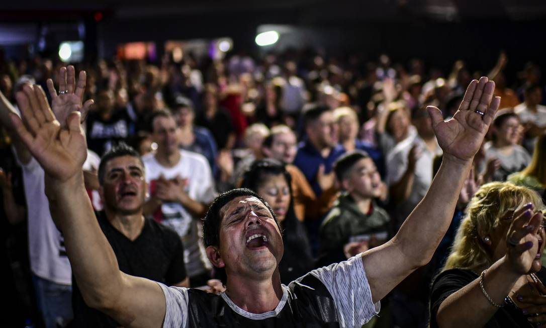 You are currently viewing Salto evangélico: 21 igrejas são abertas por dia no Brasil