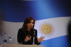 Read more about the article ‘Erro’ faz Justiça argentina ‘resetar’ celular de agressor de Cristina Kirchner
