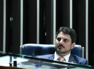 Read more about the article Senador protocola pedido para abrir CPI das Pesquisas