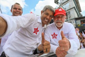 Read more about the article “O Brasil vai voltar a sorrir e o amor vai vencer o ódio”, diz Geraldo Júnior na Caminhada Com Lula