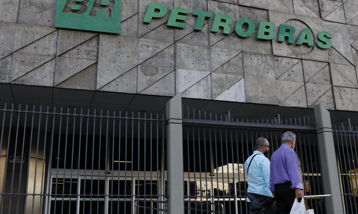 You are currently viewing Petrobras aprova distribuição de R$ 43,7 bilhões em dividendos