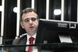 Read more about the article Presidente do Senado, Rodrigo Pacheco, marca para quarta-feira votação da PEC da Transição