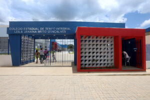 Read more about the article Governo da Bahia entrega novo colégio de tempo integral e reforma de estádio