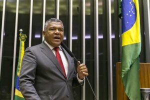 Read more about the article <strong>Valmir Assunção é escolhido vice-líder do PT na Câmara Federal</strong>