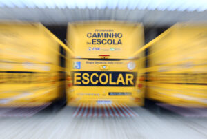 Read more about the article Governo da Bahia entrega 80 ônibus escolares para o transporte de estudantes do interior