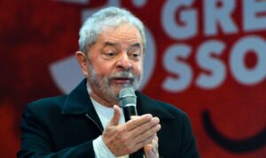 Read more about the article Lula dispara: “Se tem uma profissão honesta, é a do político”