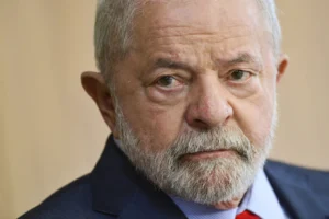 Read more about the article Em meio a crise do GSI , Lula antecipa viagem para Portugal