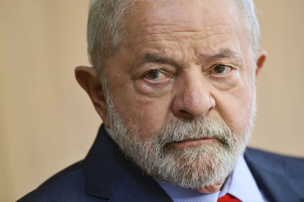 Read more about the article Em pronunciamento, Presidente Lula anuncia aumento do salário mínimo de R$ 18,00 e isenção para IRPF para quem ganha até 2 salários mínimos