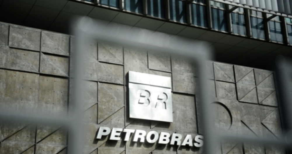 Read more about the article Mudança na política de preços da Petrobras gera incertezas e riscos para a empresa e o setor de combustíveis