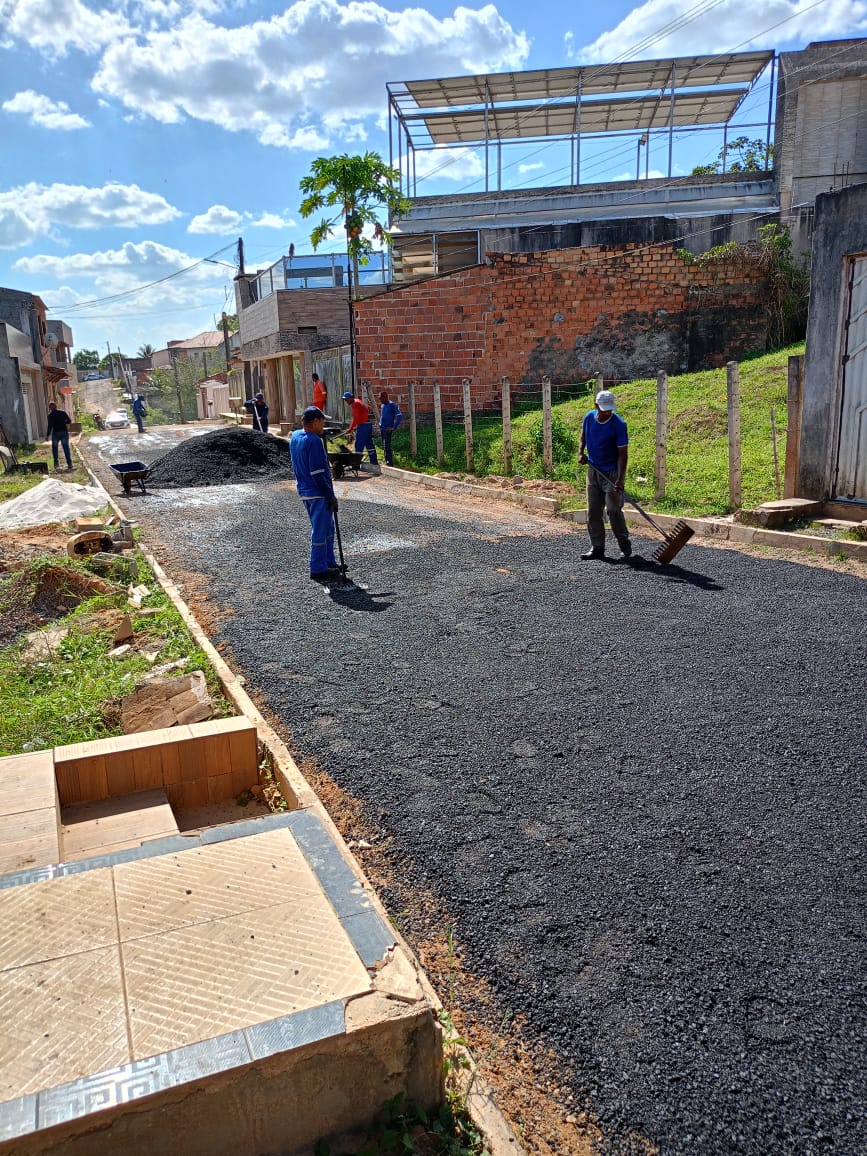 Read more about the article Catu – Moradores da rua Rio Grande do Sul contestam a qualidade do asfalto usado na pavimentação da via